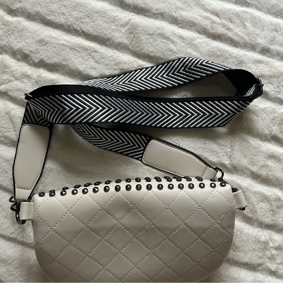 Fringe/tassle Crossbody/Fannypack Bag - Picture 9 of 11